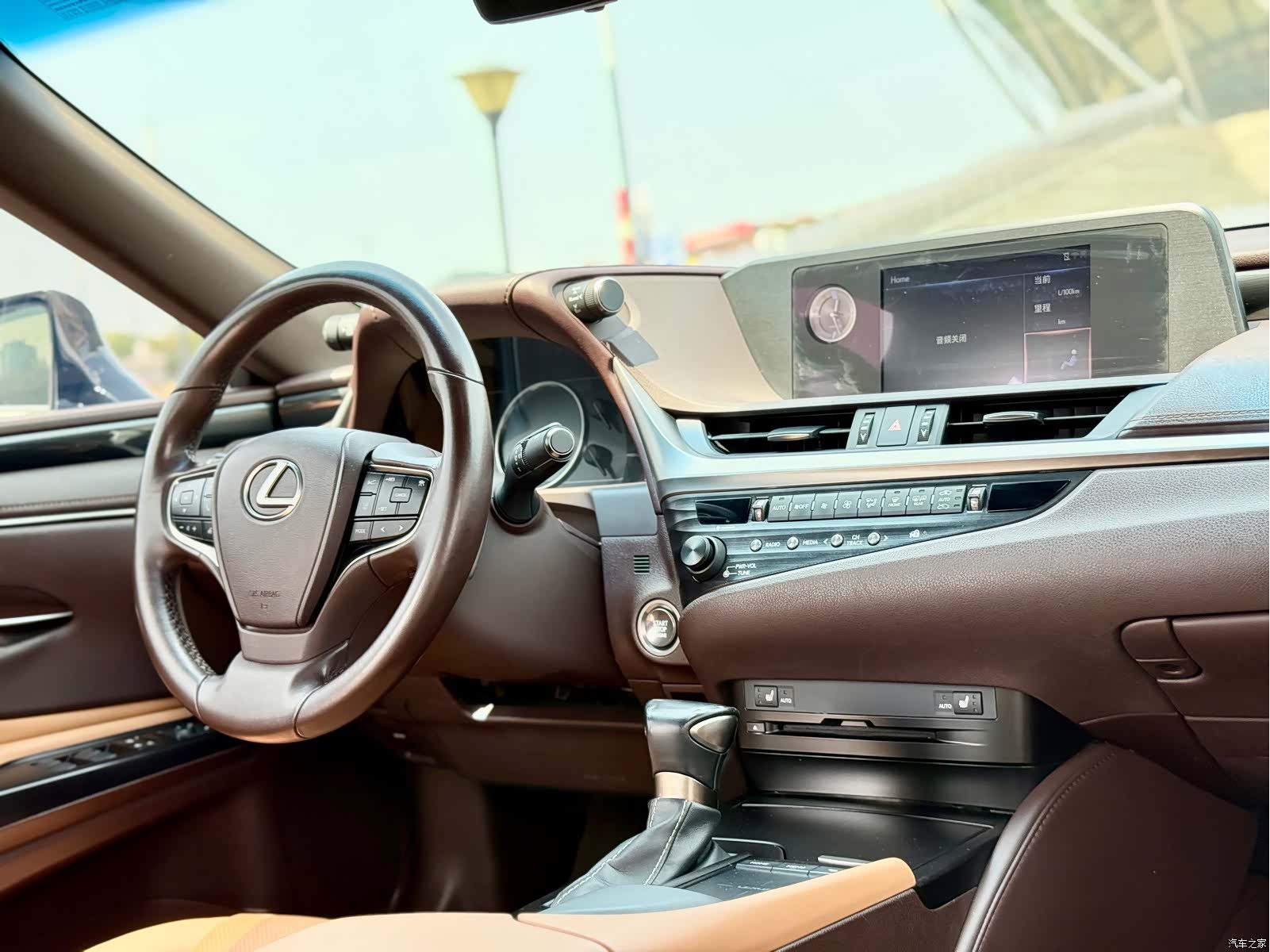 Lexus ES, 2018 14