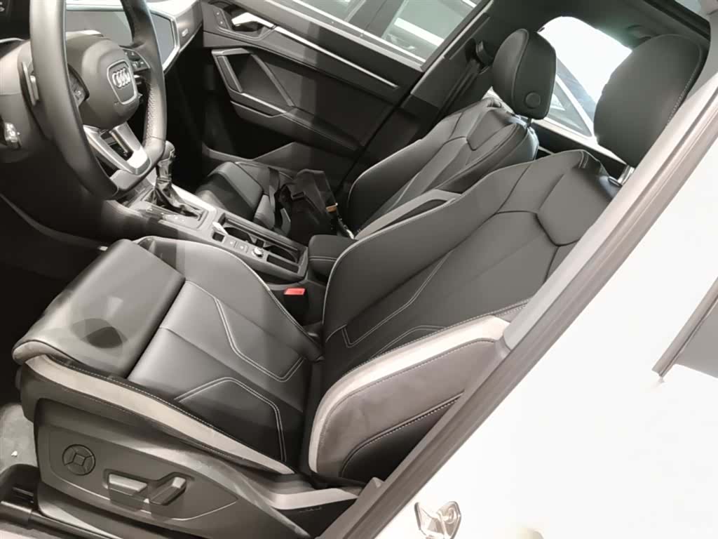 Audi Q3, 2024 15