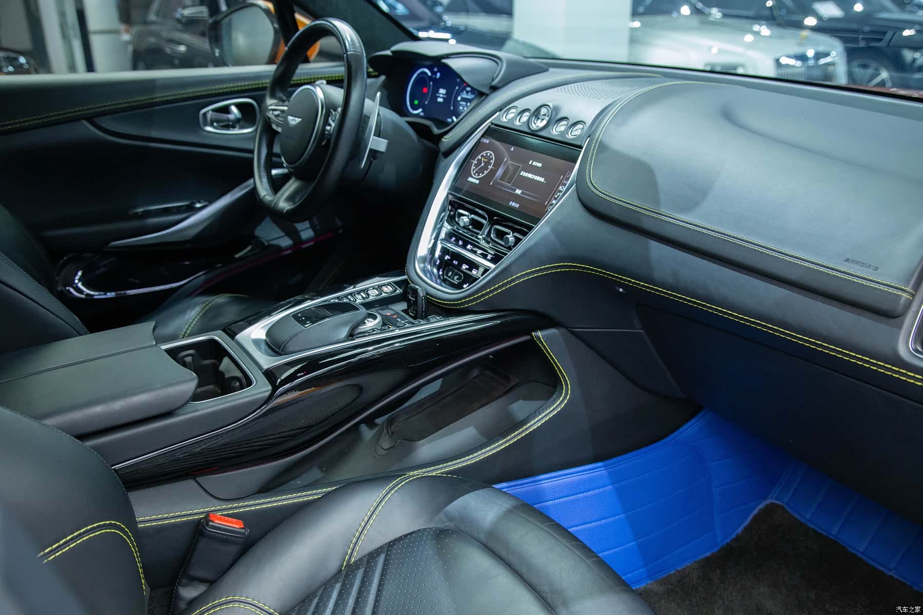 Aston Martin DBX, 2022 6