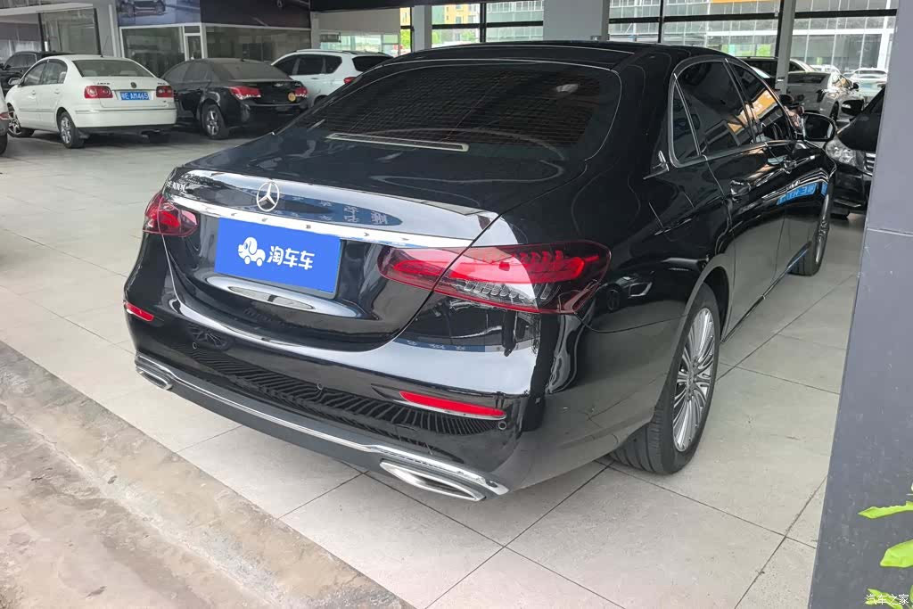 Mercedes-Benz E-Class, 2023 3