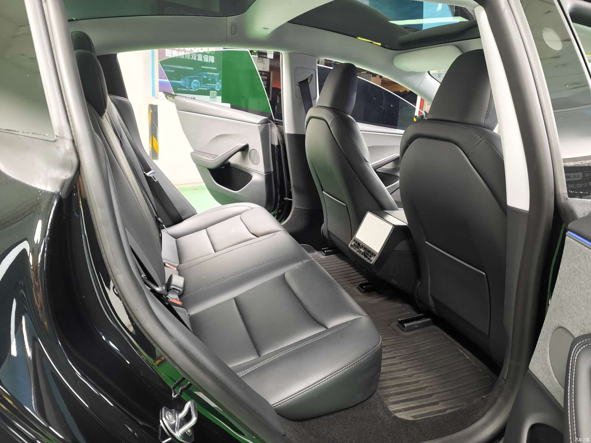 Tesla Model 3, 2026 8