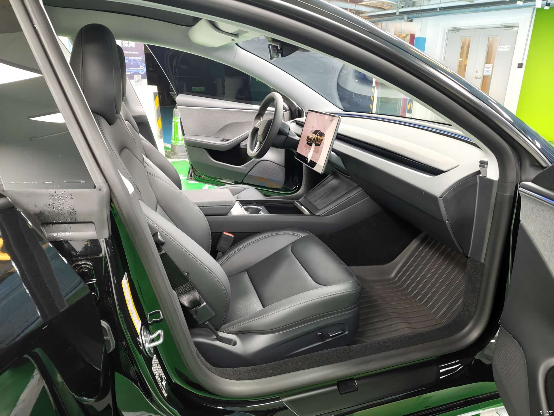 Tesla Model 3, 2026 7