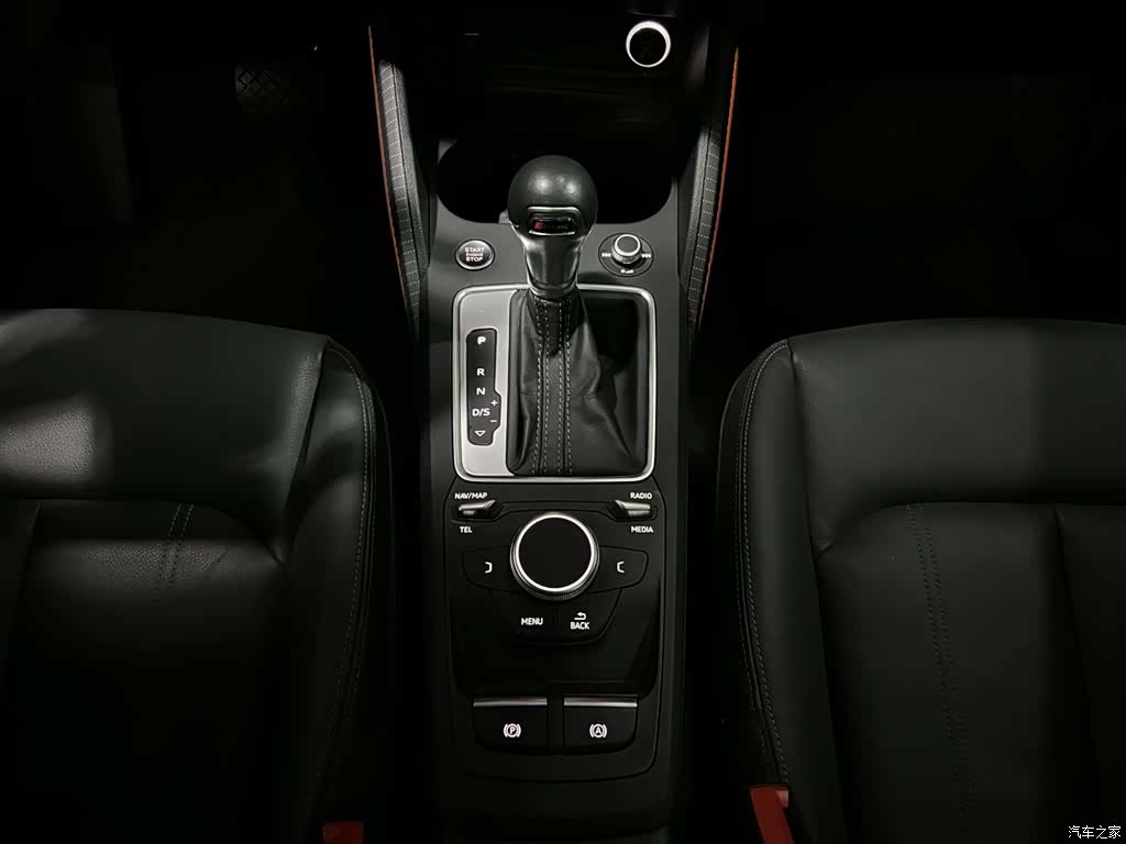 Audi Q2L, 2022 16
