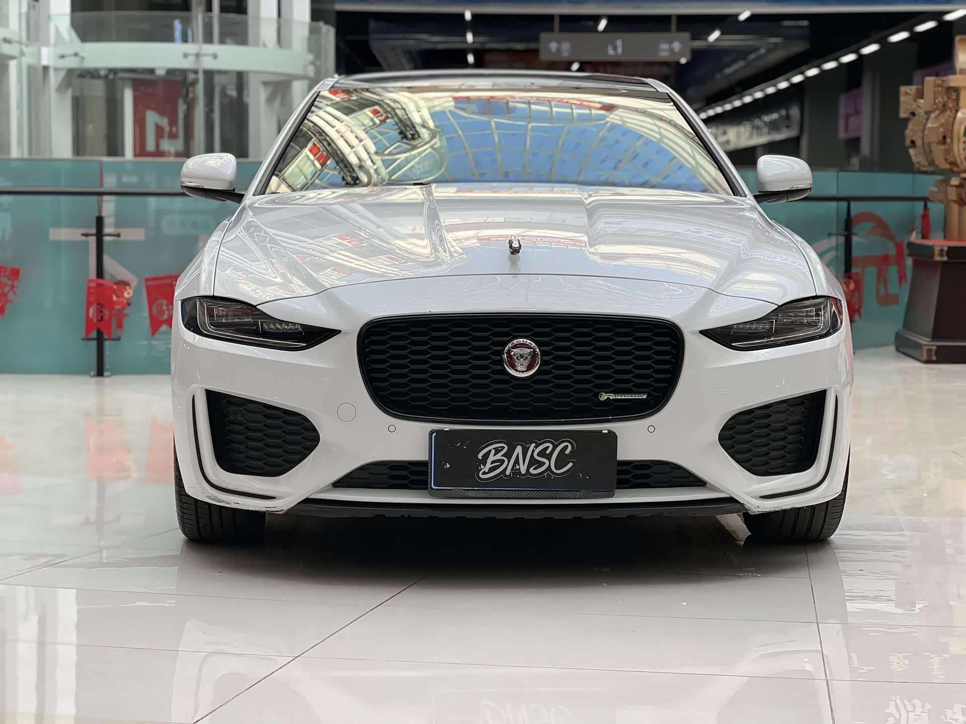 Land Rover XEL, 2022 3