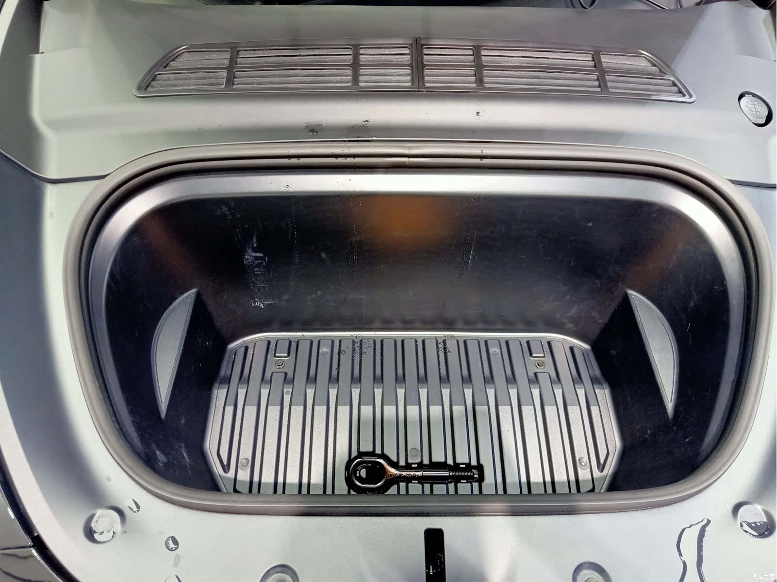 Tesla Model Y, 2023 24