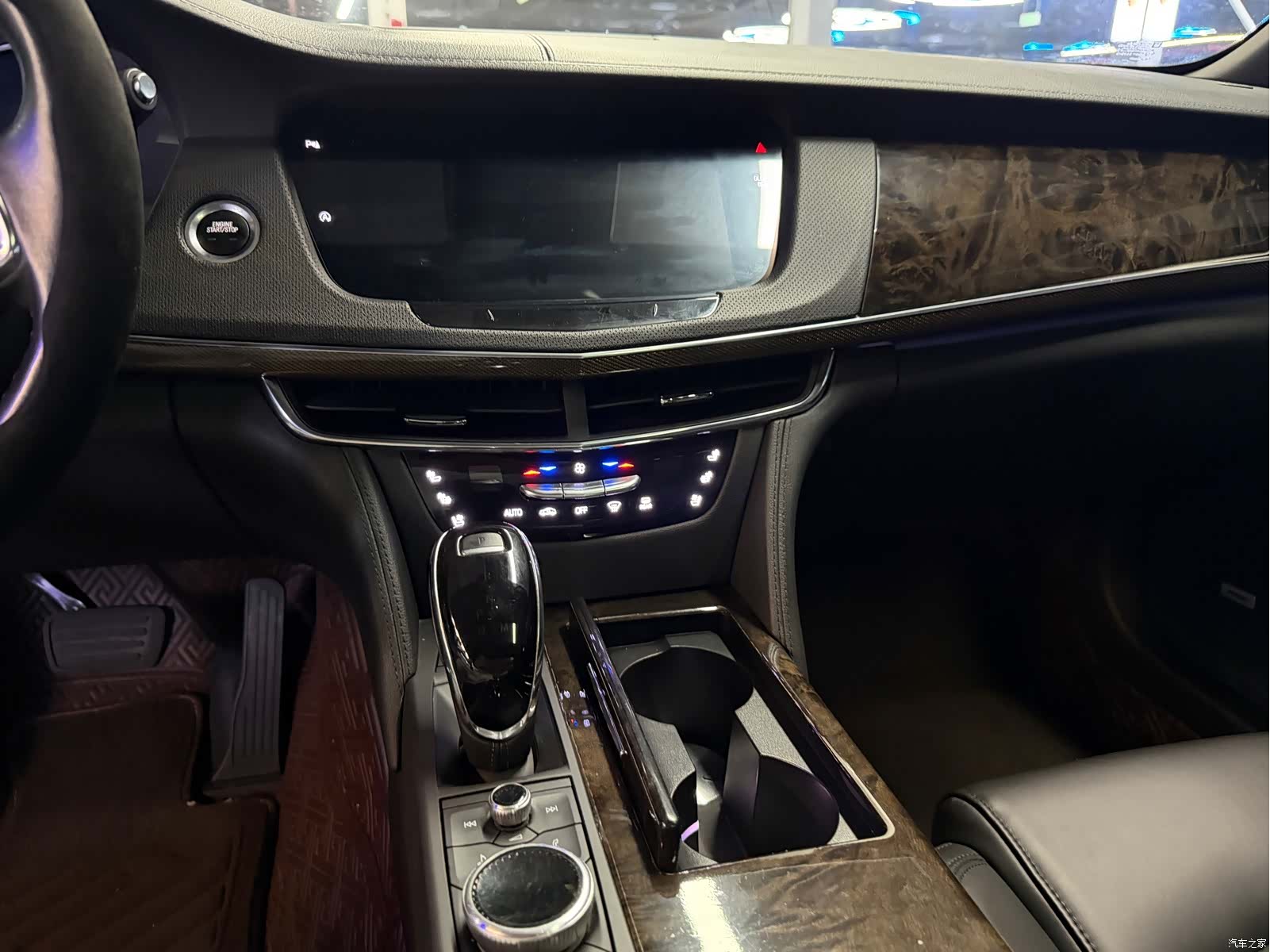 Cadillac CT6, 2021 11