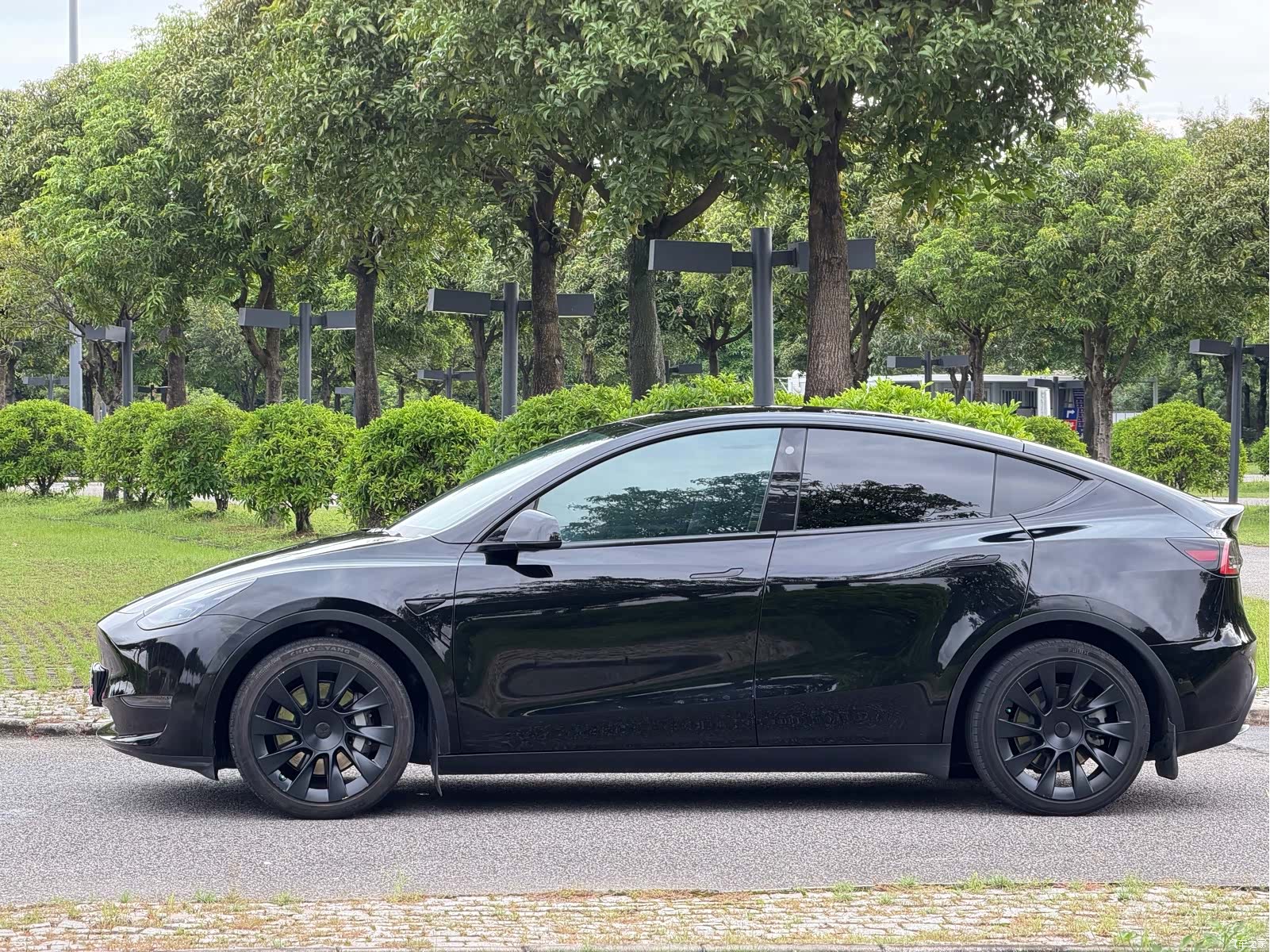 Tesla Model Y, 2022 14