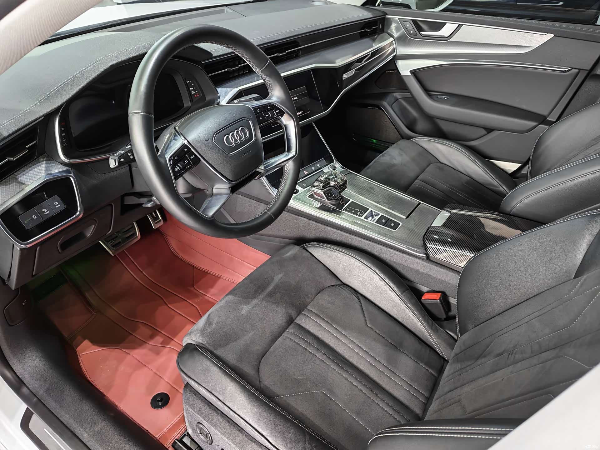 Audi A7L, 2022 все фото