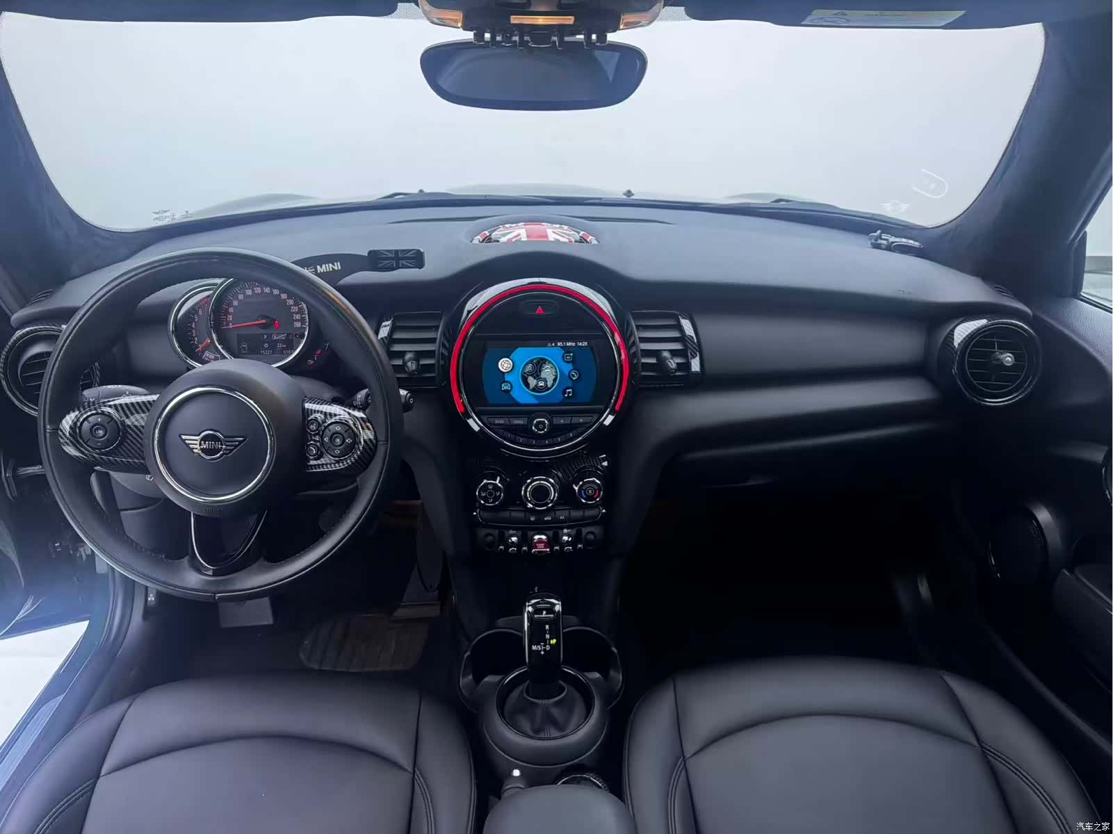 Mini ONE, 2019 6
