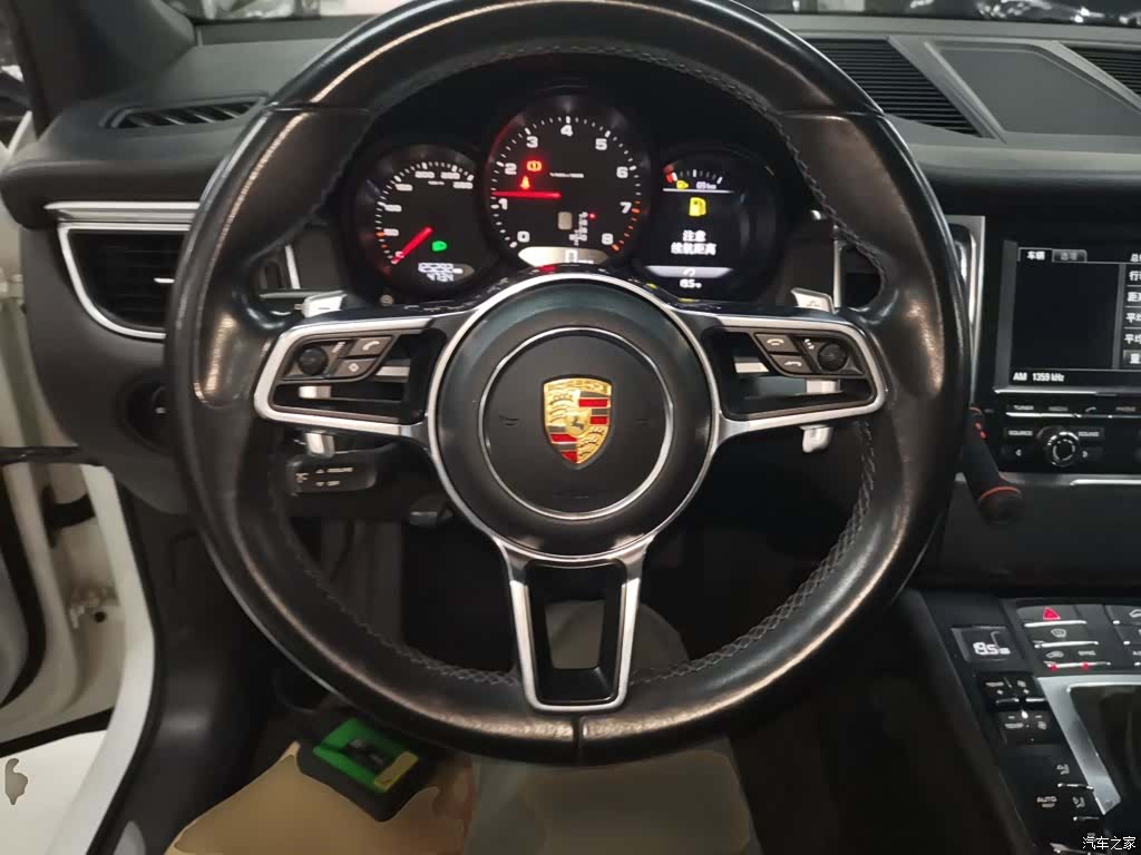 Porsche Macan, 2015 11