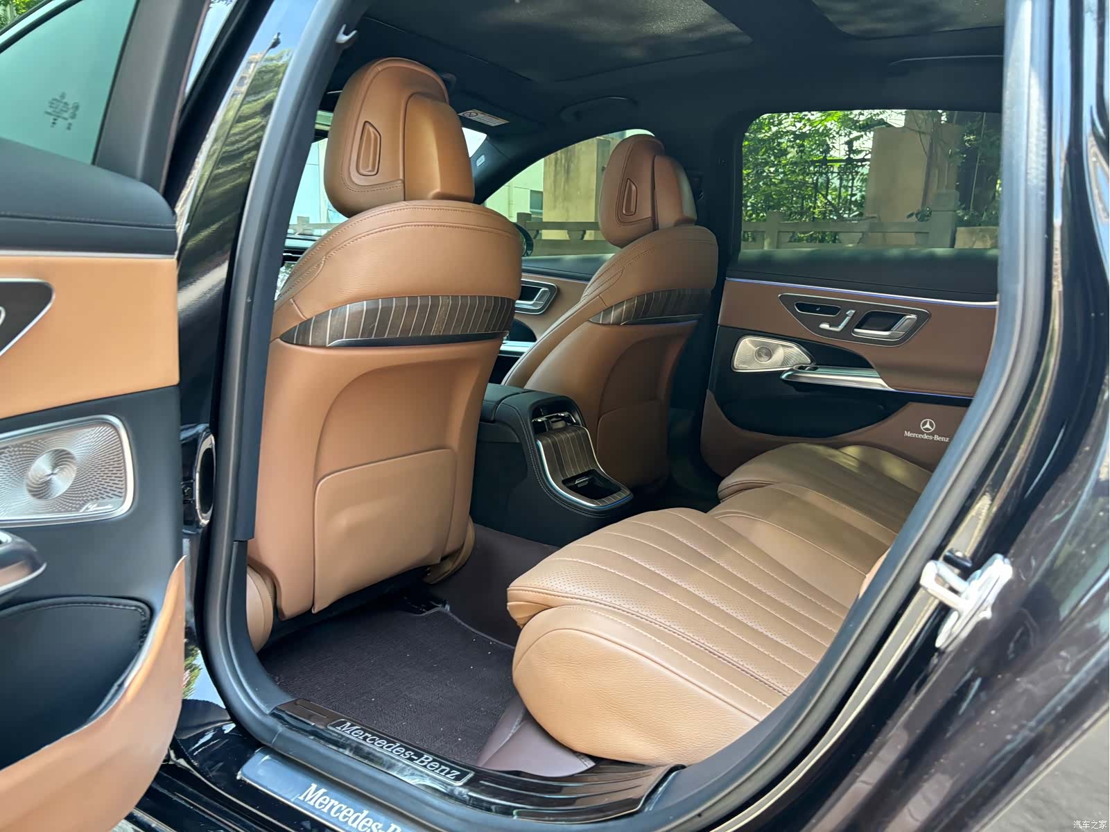 Mercedes-Benz E-Class, 2025 17