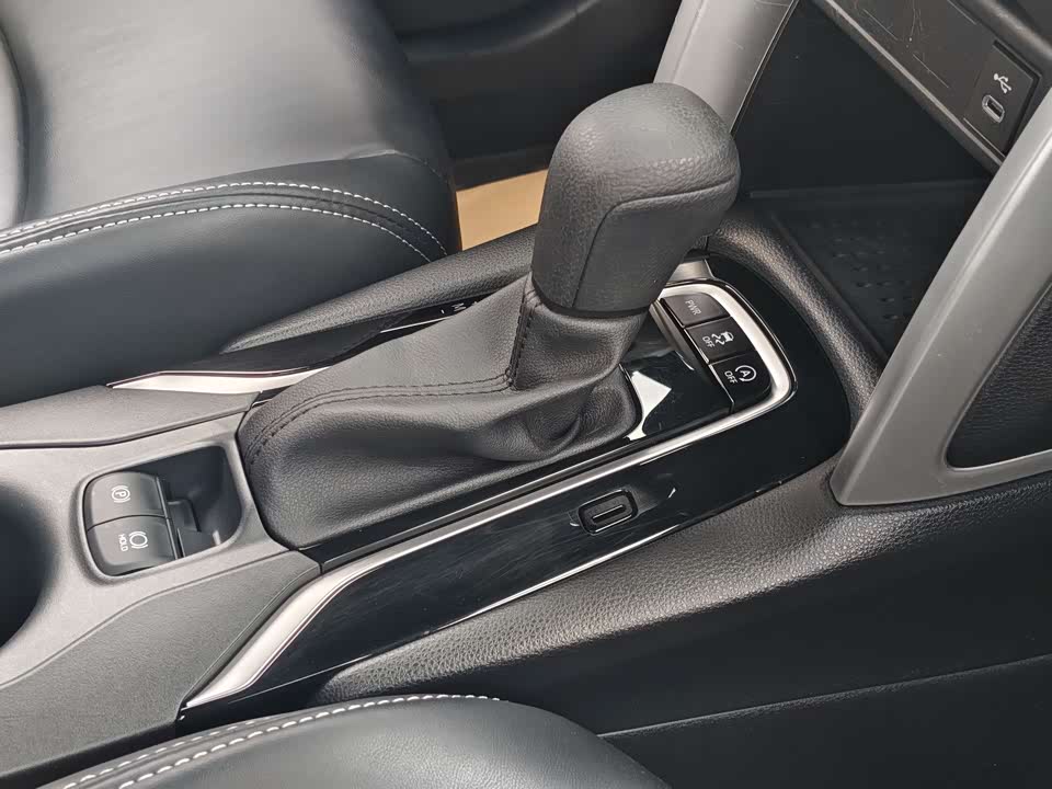 Toyota Corolla Sharp amplifier