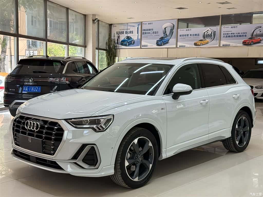 Audi Q3, 2023 1
