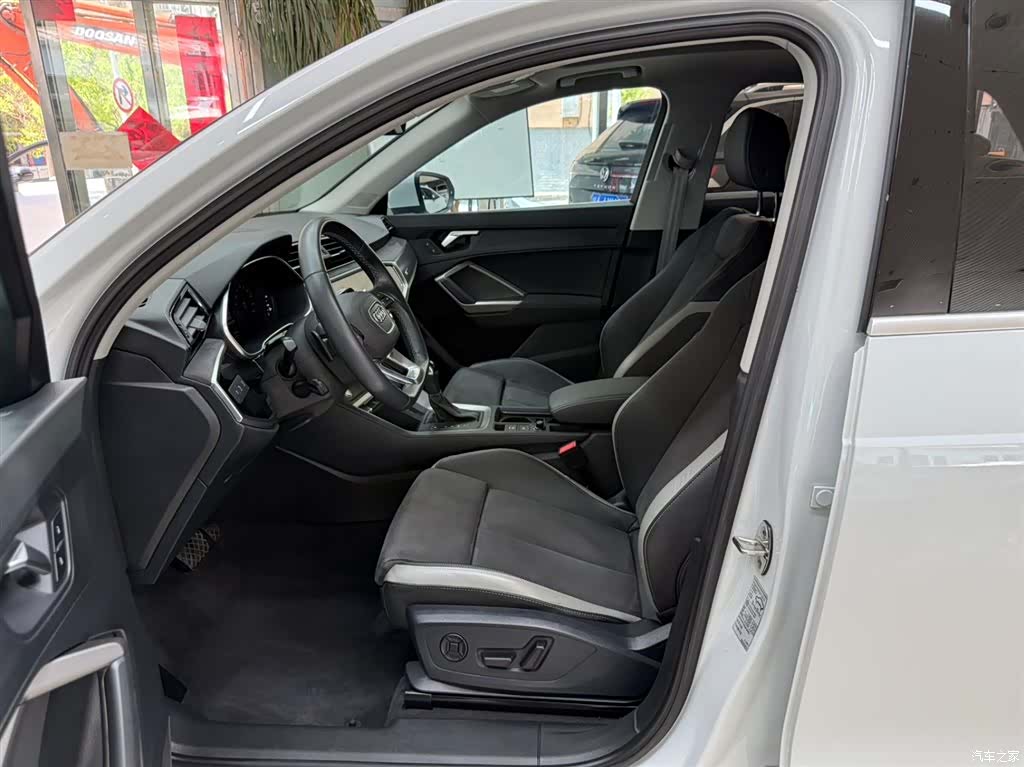 Audi Q3, 2023 16