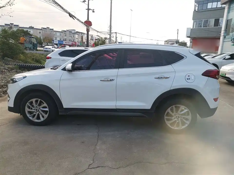 Hyundai Tucson