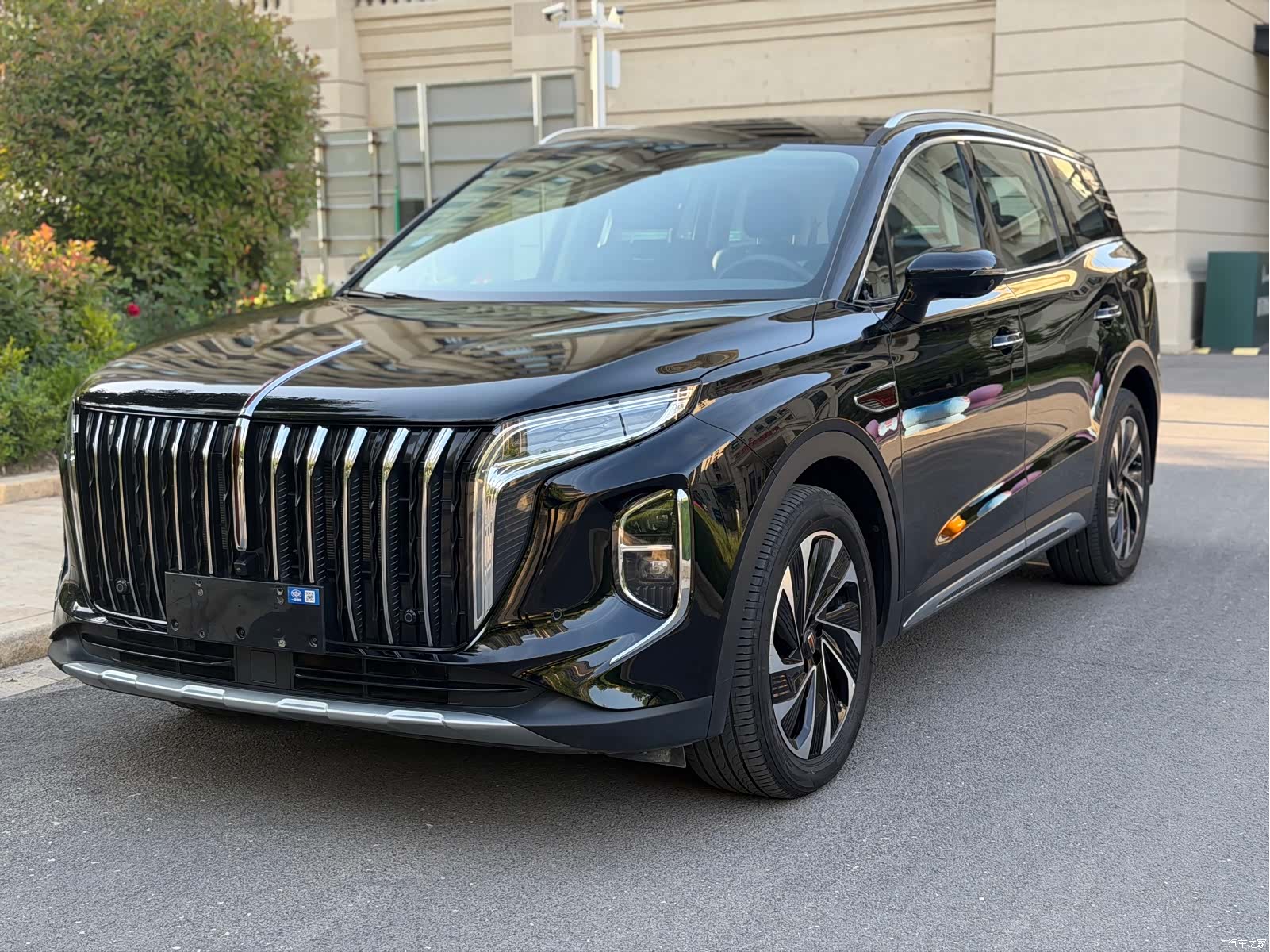 Hongqi HS7, 2024 1