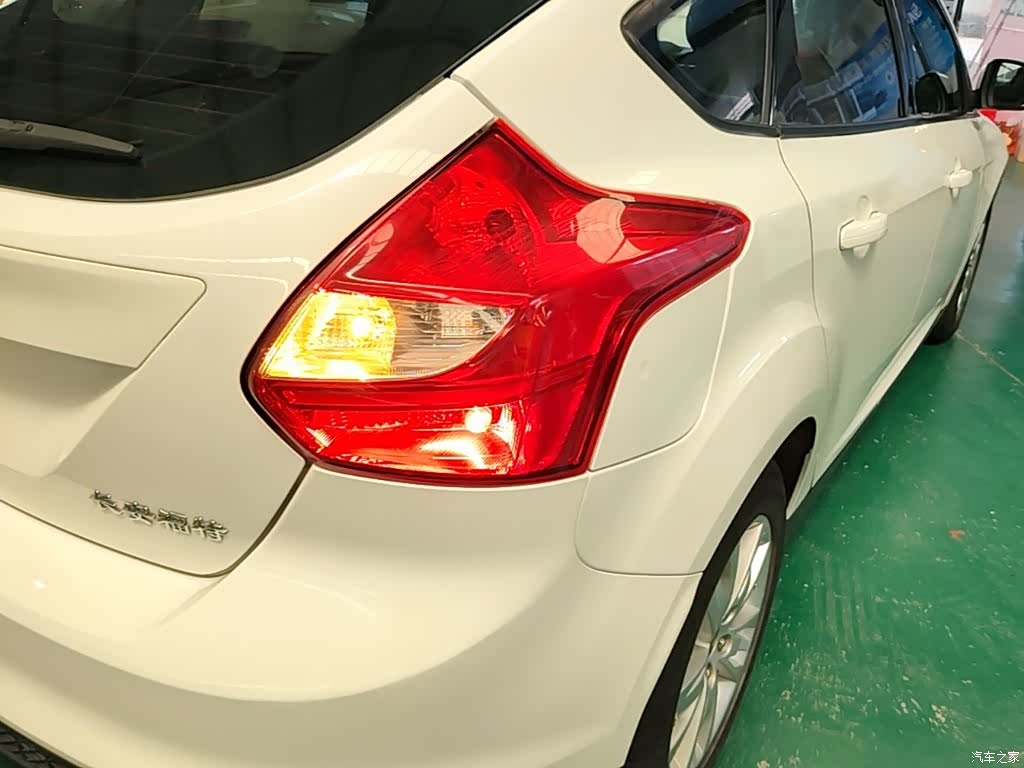 Ford Focus, 2014 8