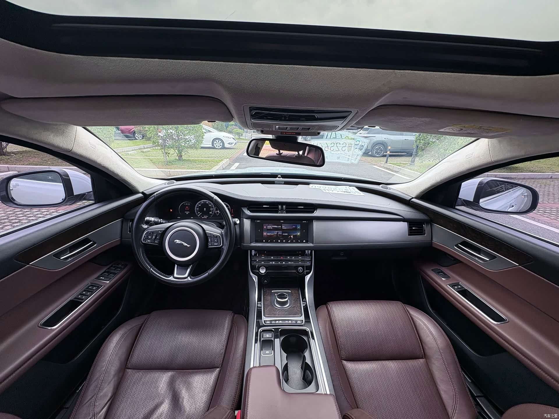 Land Rover XFL, 2016 26
