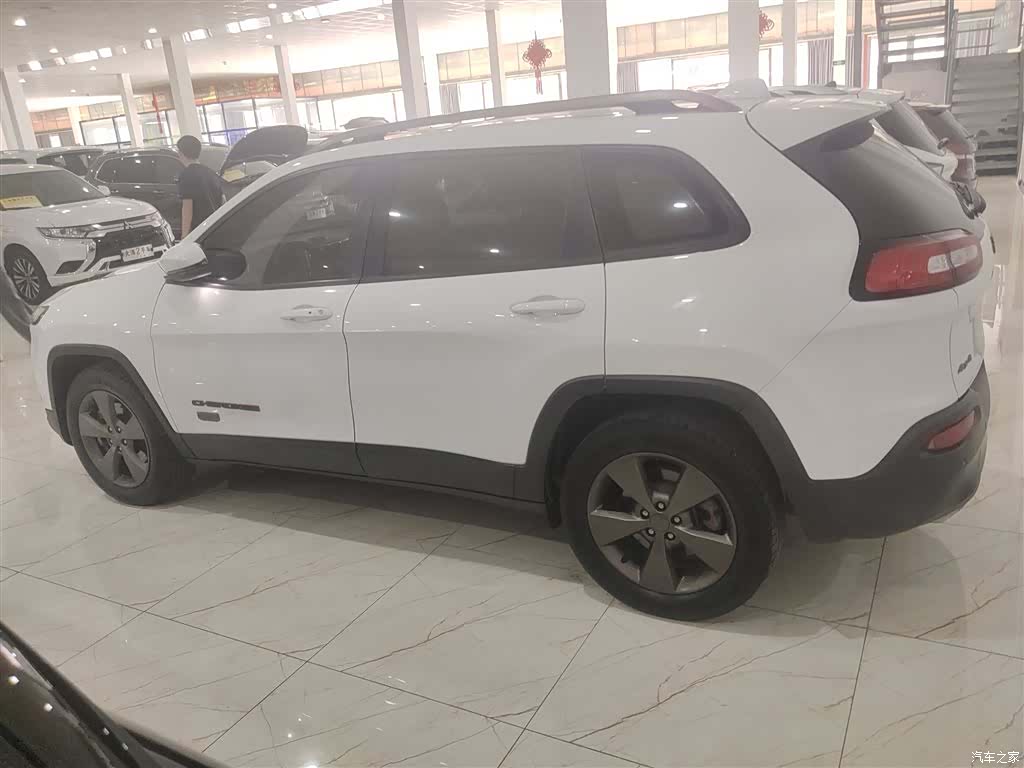 Jeep Cherokee, 2016 7