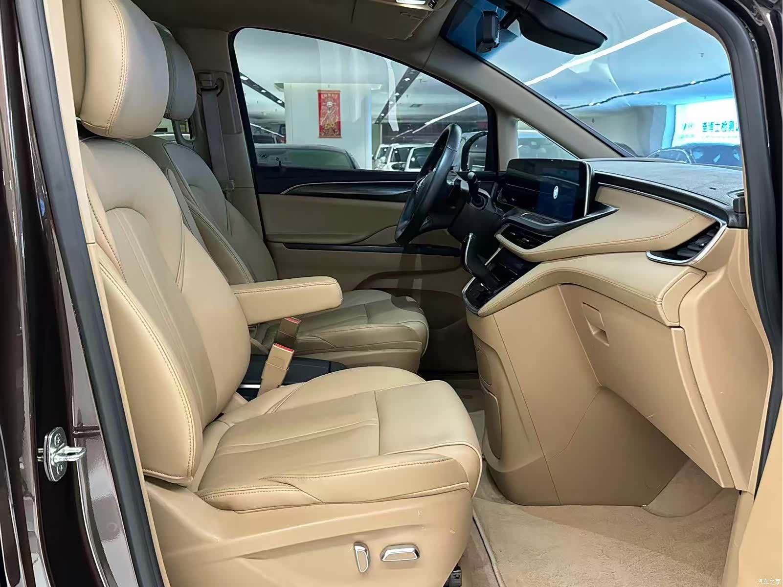 Buick GL8, 2021 12