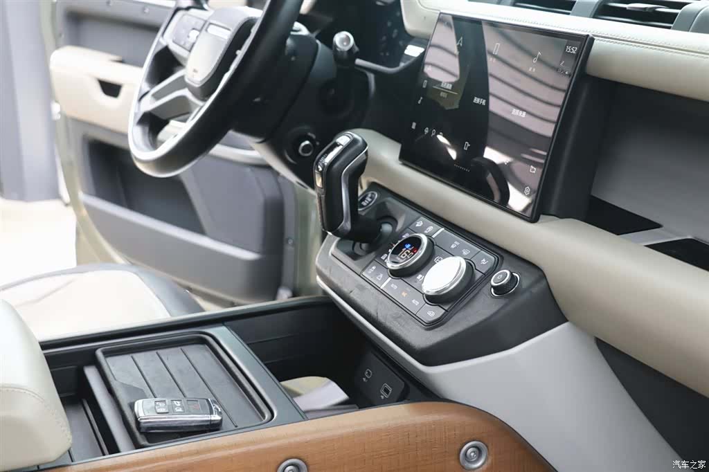 Land Rover Defender, 2021 23