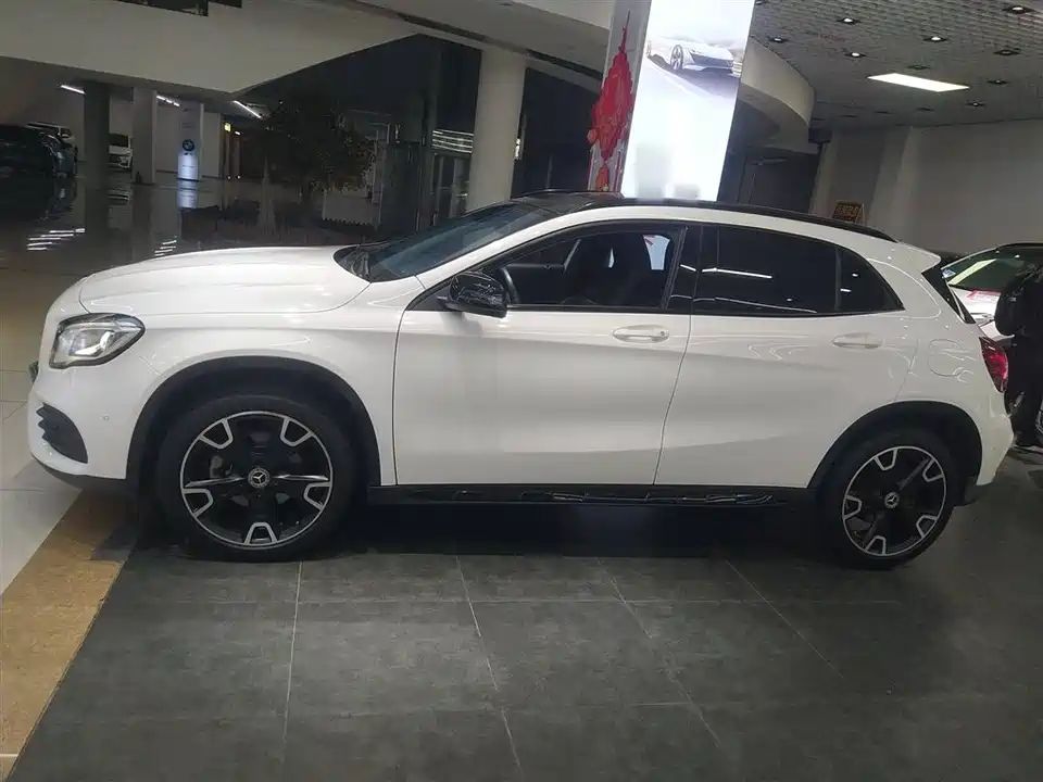Mercedes-Benz GLA