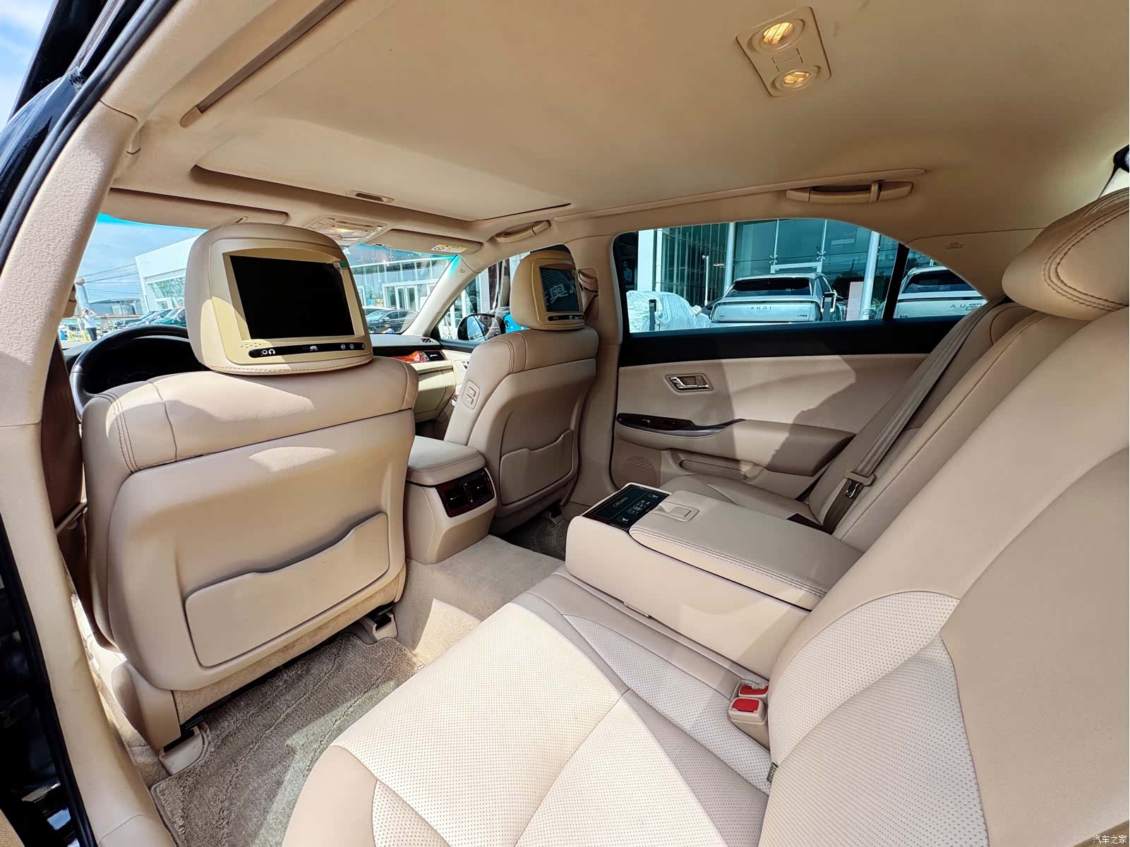 Toyota Crown, 2013 6