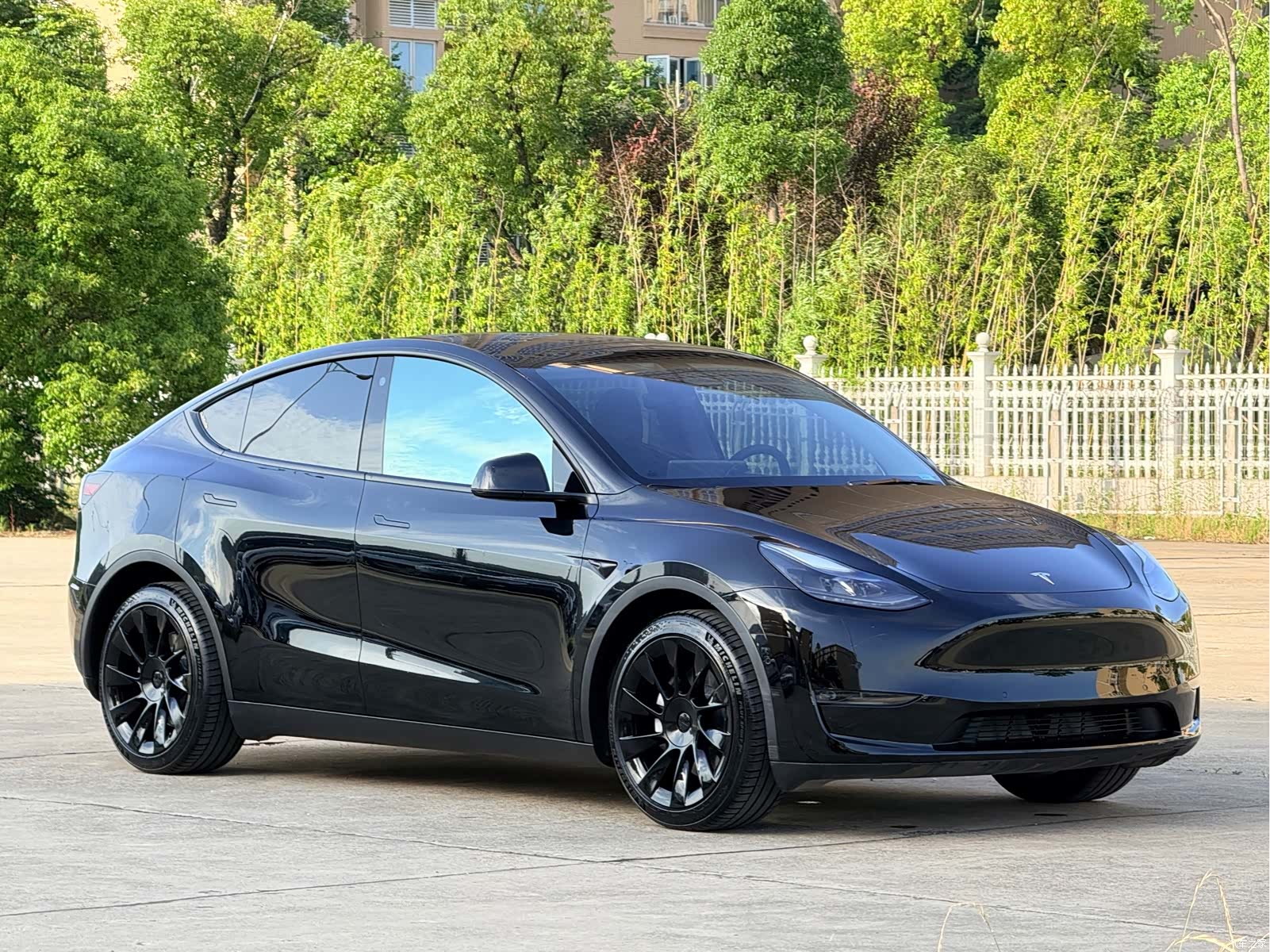 Tesla Model Y, 2021 3