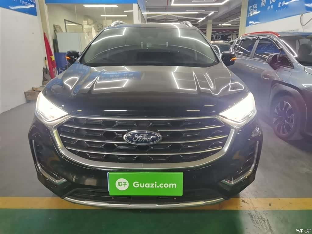 Ford Edge, 2023 3