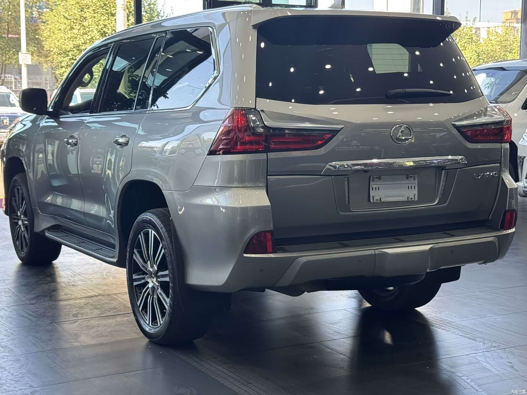 Lexus LX, 2022 13