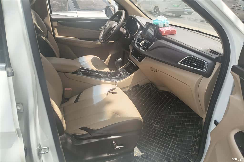 Wuling 730, 2018 8