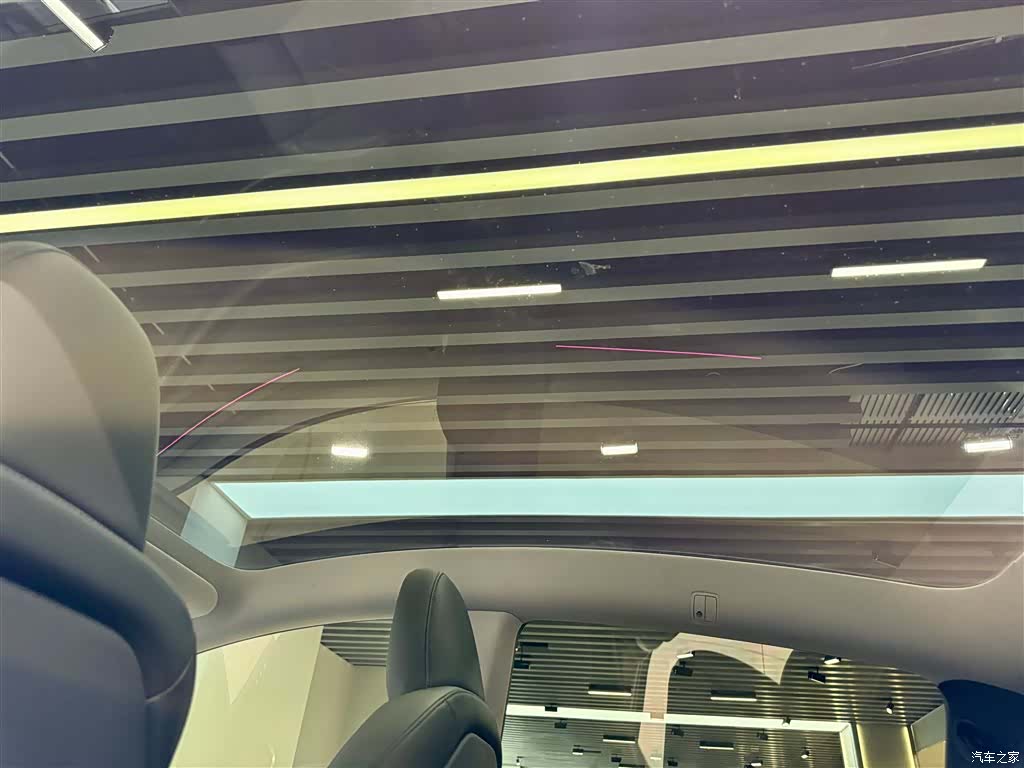 Tesla Model Y, 2025 28