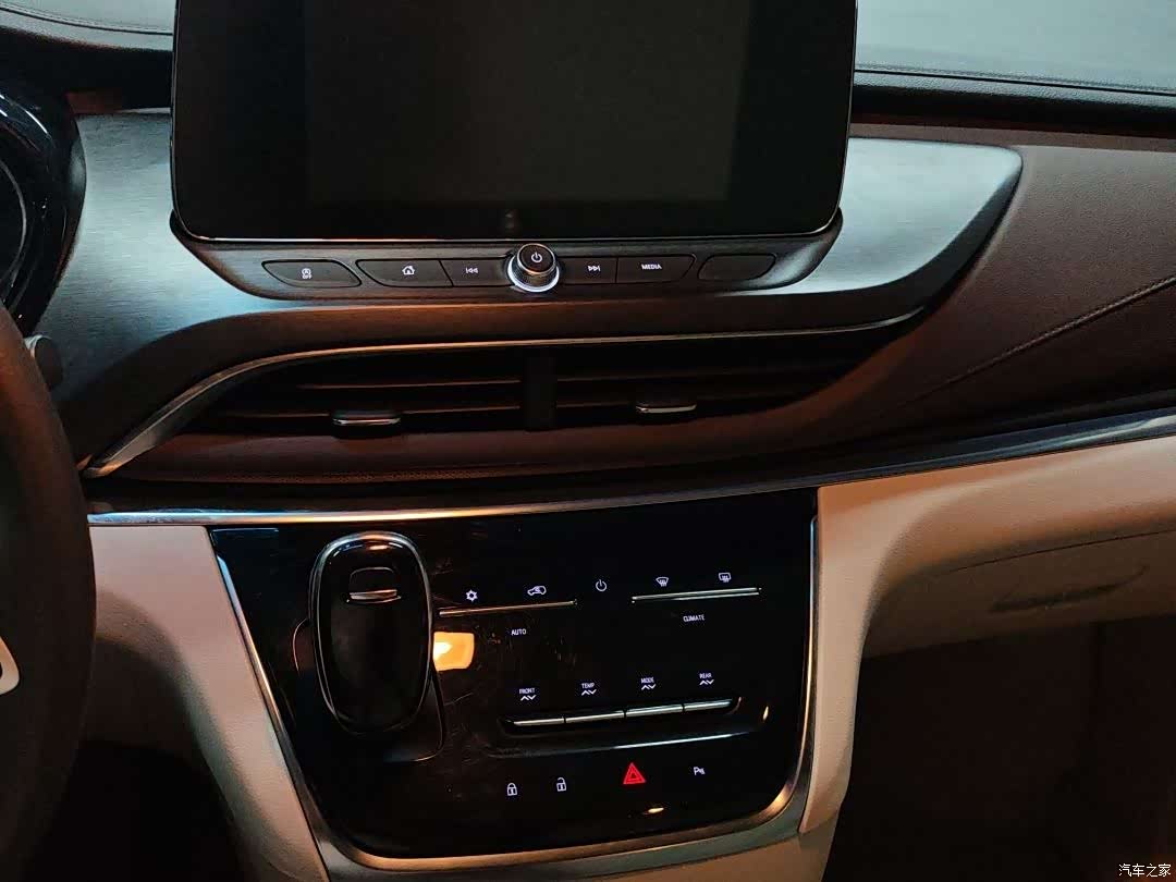 Buick GL8, 2022 13