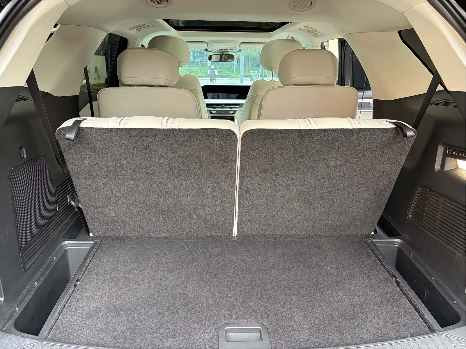 Ford Explorer, 2024 27