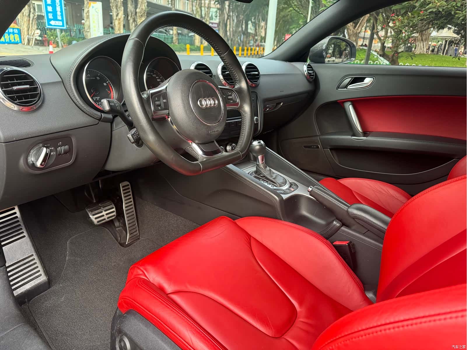 Audi TT, 2011 все фото