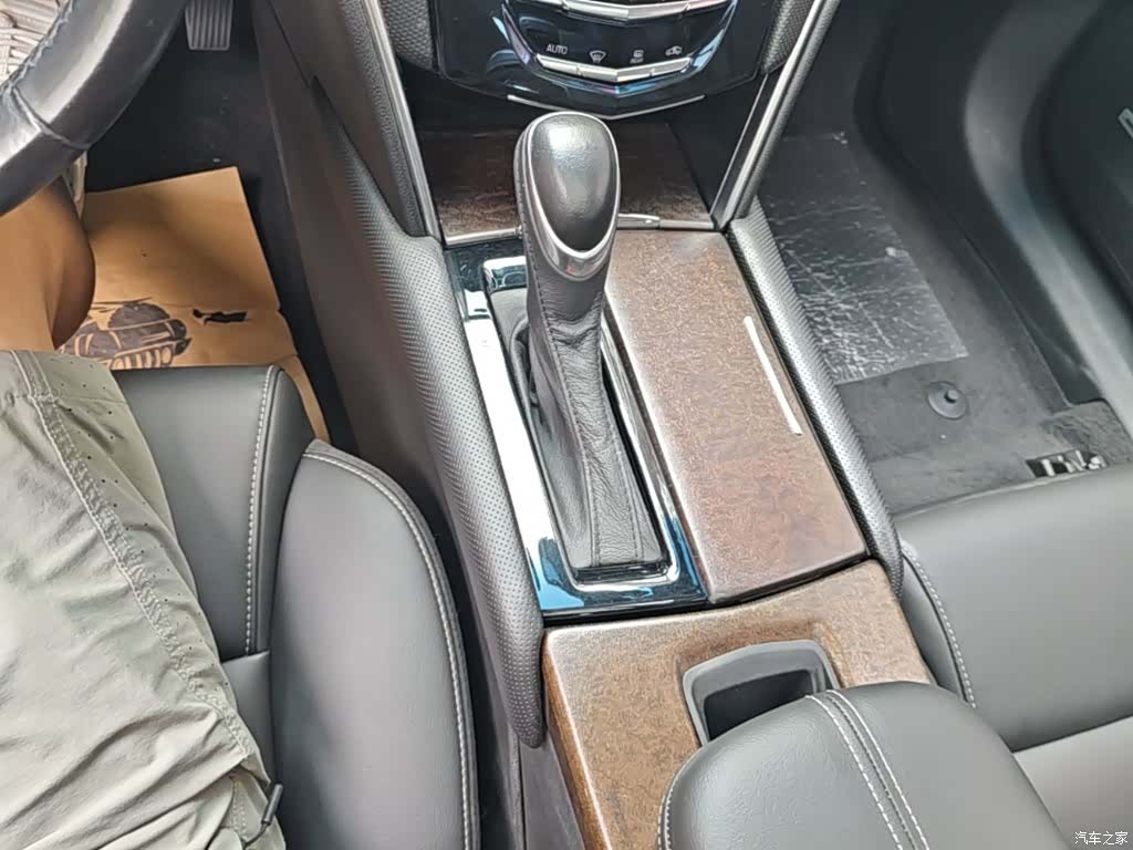 Cadillac XTS, 2018 21