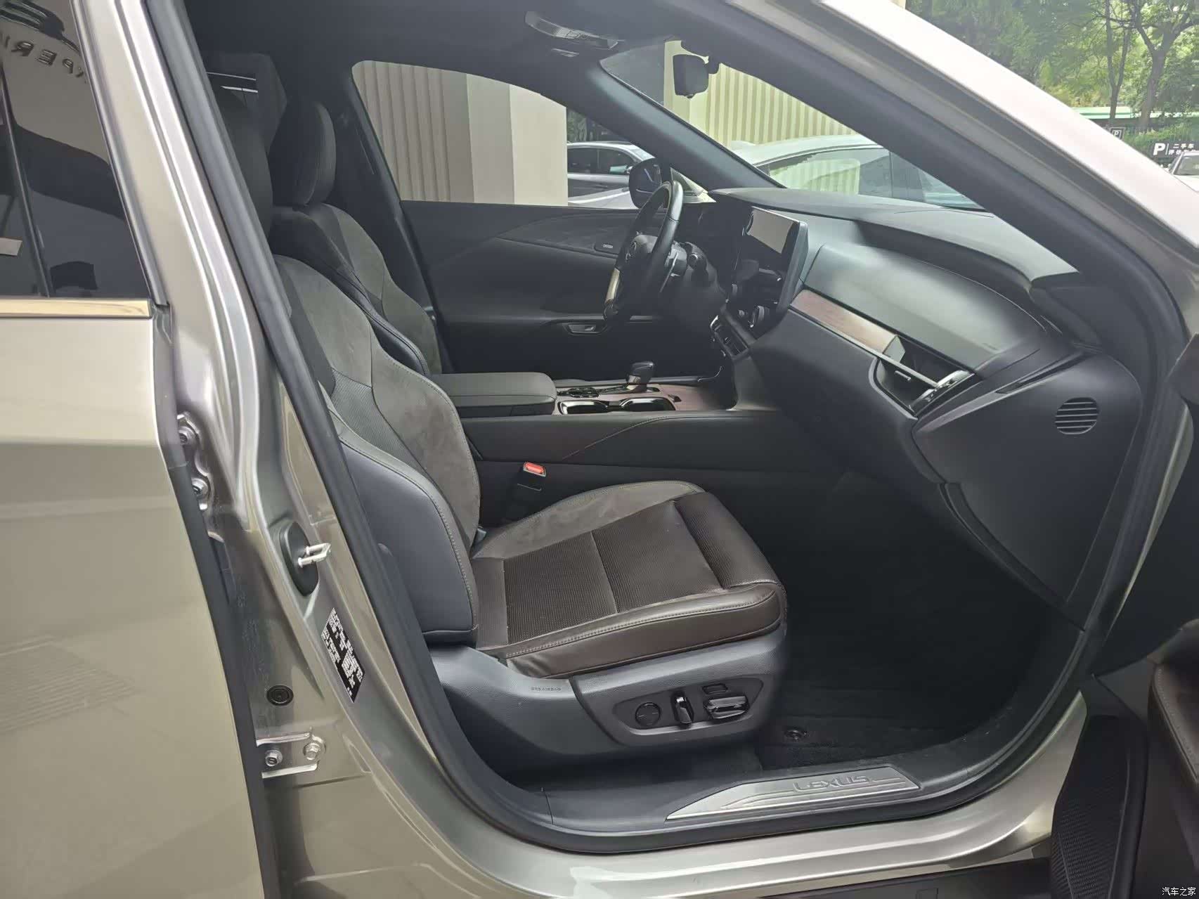 Lexus RX, 2023 10