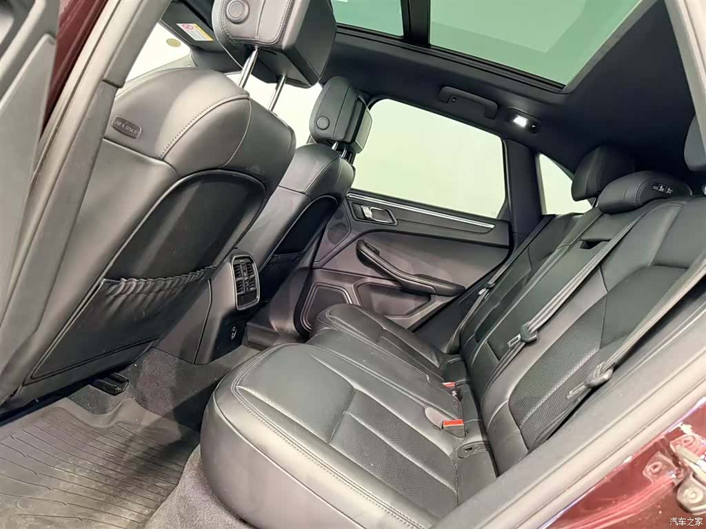 Porsche Macan, 2023 11