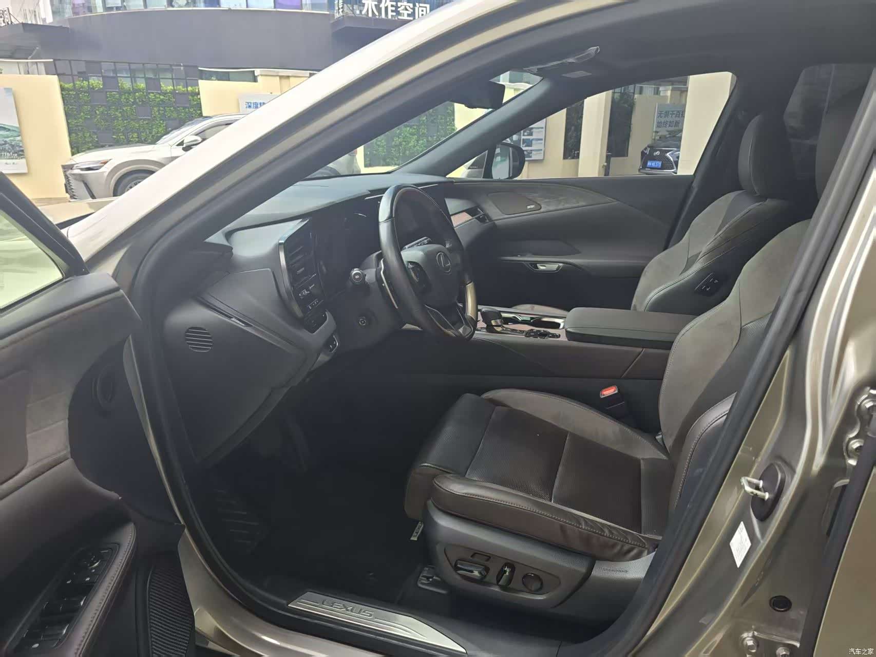 Lexus RX, 2023 все фото