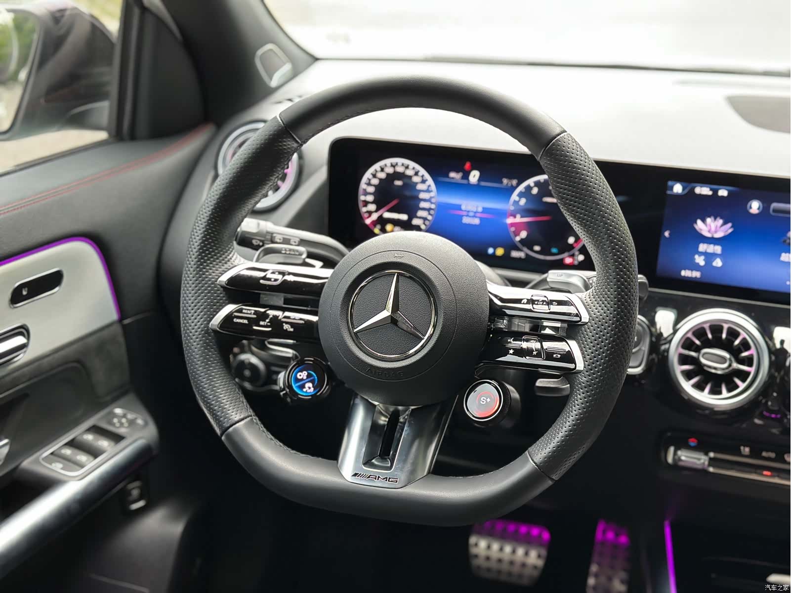 Mercedes-Benz GLA, 2024 10