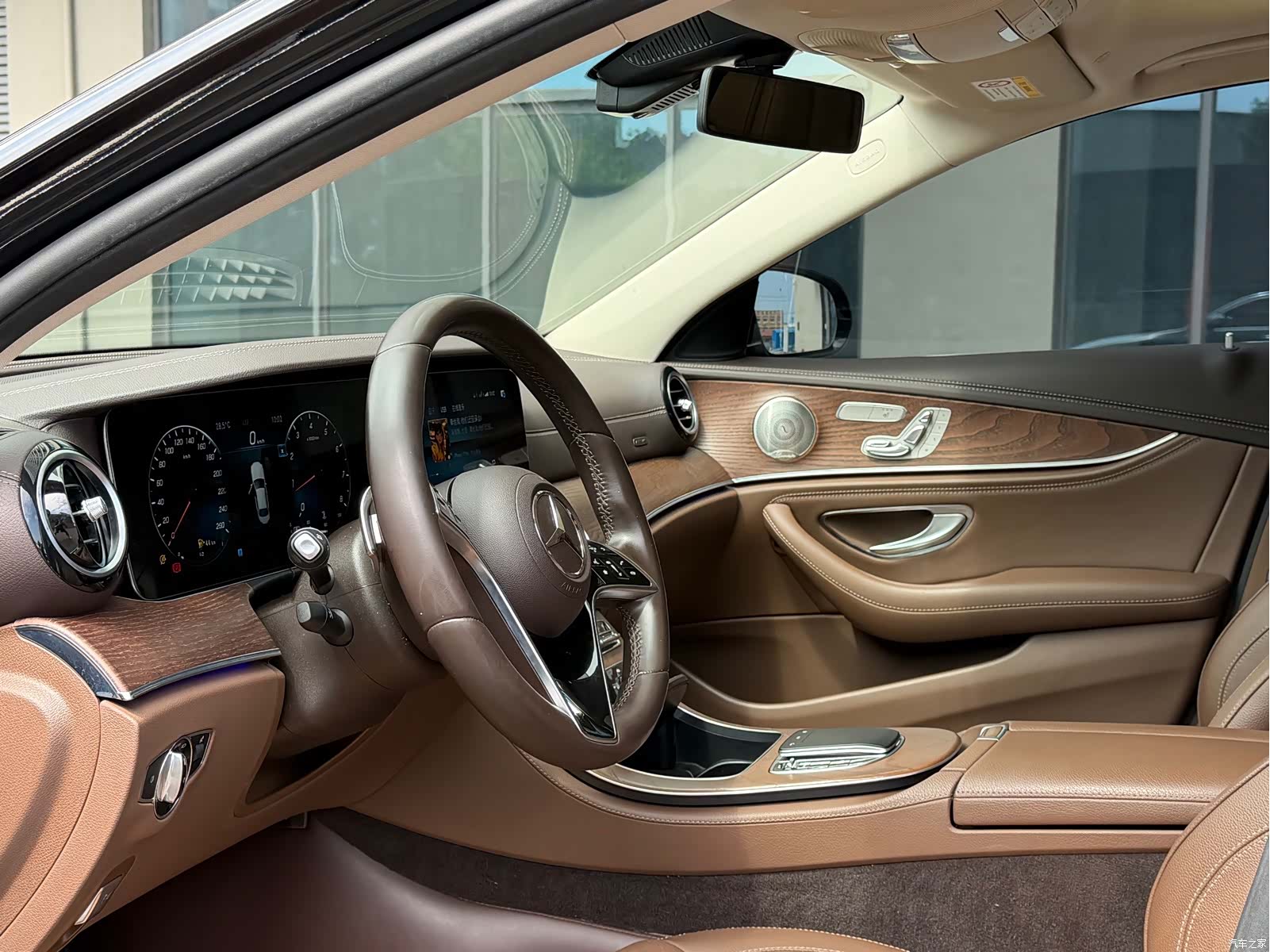 Mercedes-Benz E-Class, 2022 4