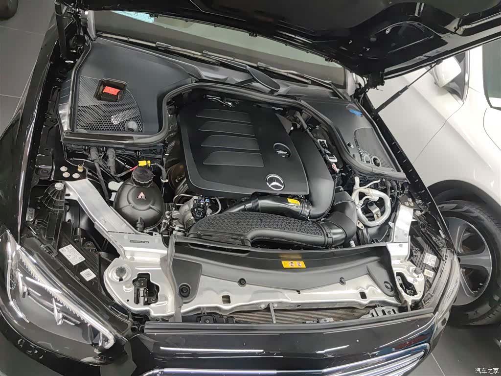 Mercedes-Benz E-Class, 2022 20