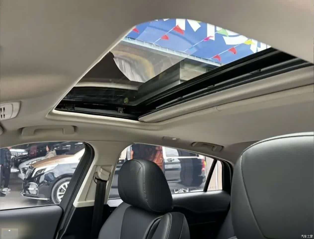 Hongqi H5, 2020 10