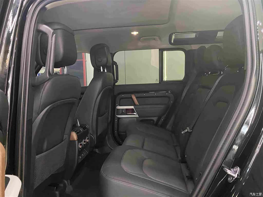 Land Rover Defender, 2022 8