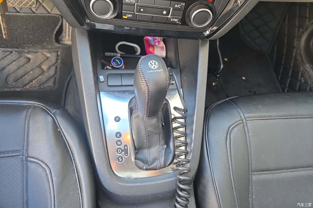 Volkswagen Sagitar, 2012 16