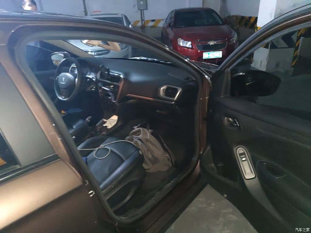 Peugeot 301, 2014 21