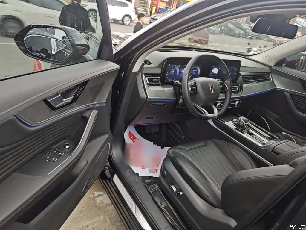 Hongqi HS5, 2023 12