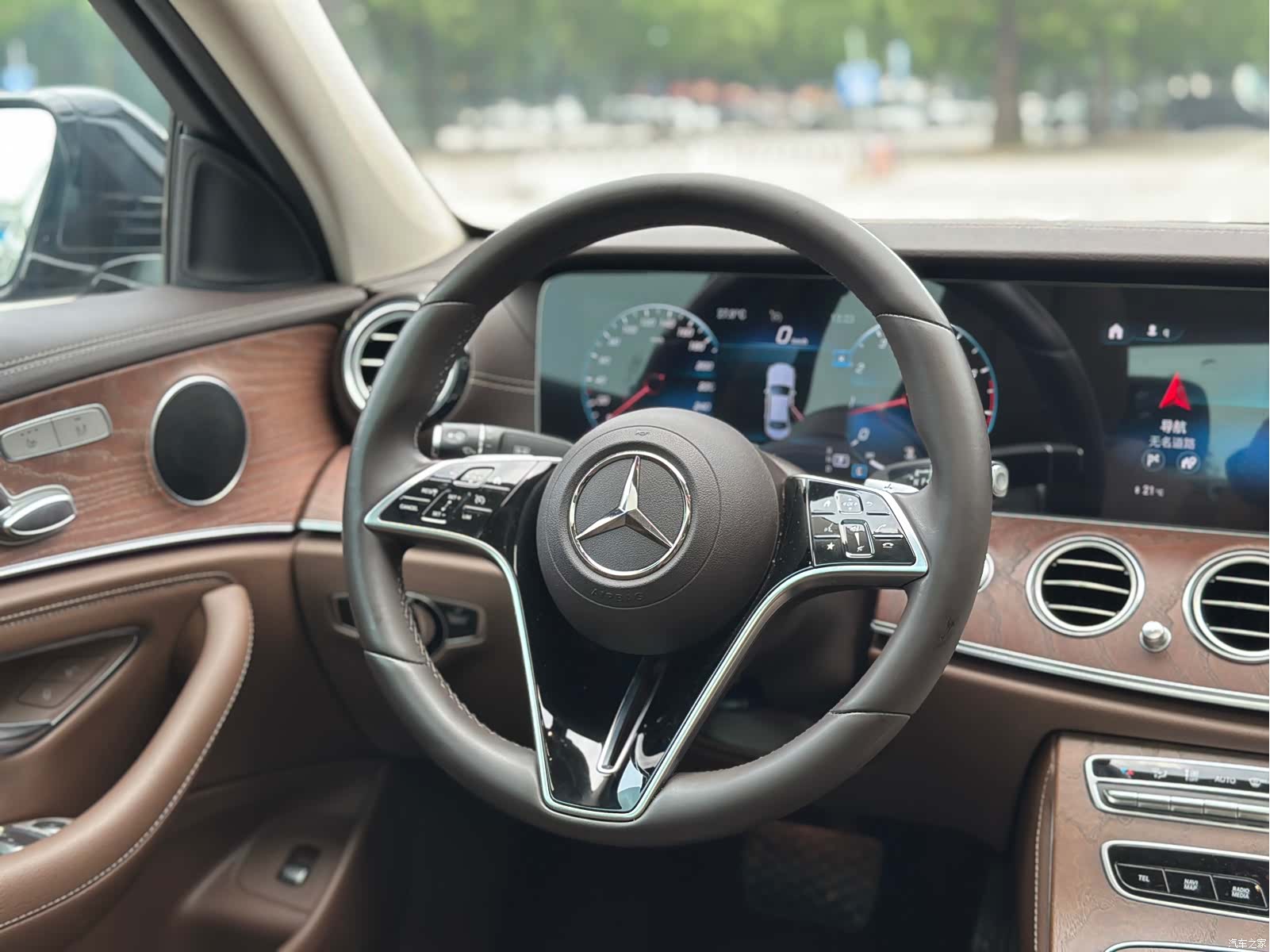 Mercedes-Benz E-Class, 2022 34
