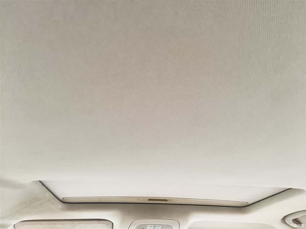 Roewe 950, 2015 9