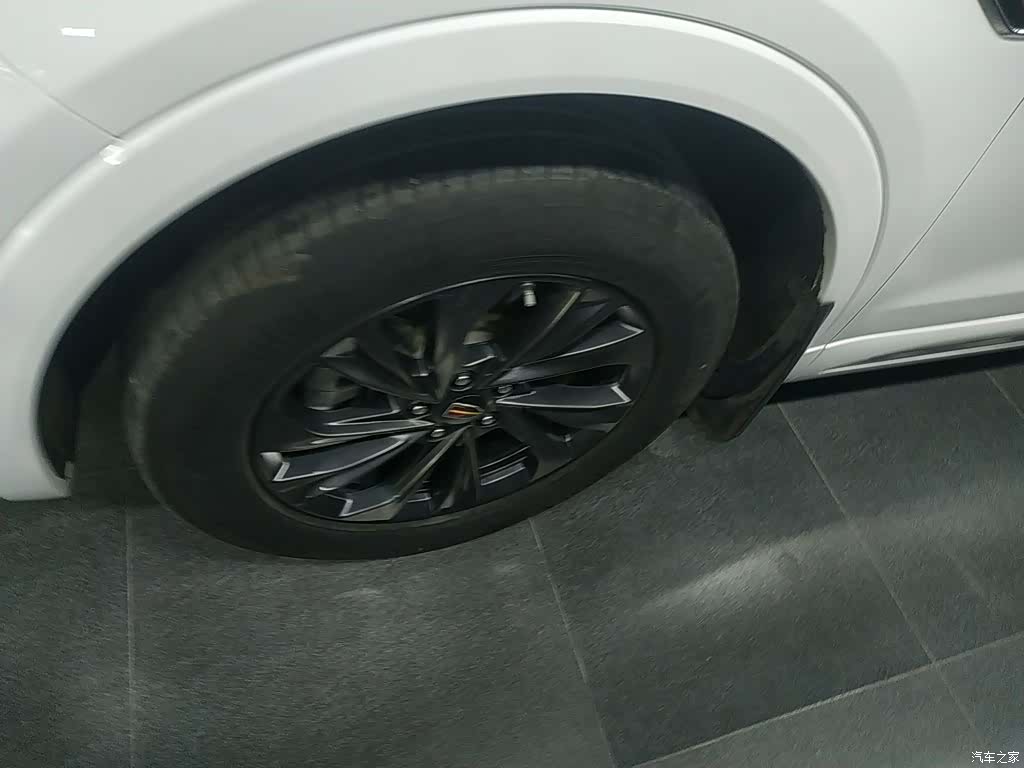 Hongqi HS5, 2023 25